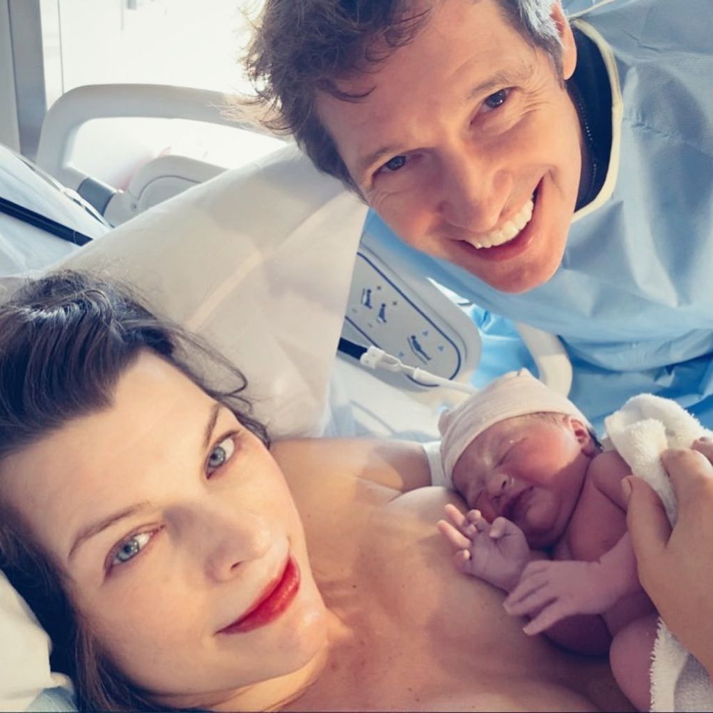 Milla Jovovich, Paul Anderson und ihre Tochter Osian im Februar 2020