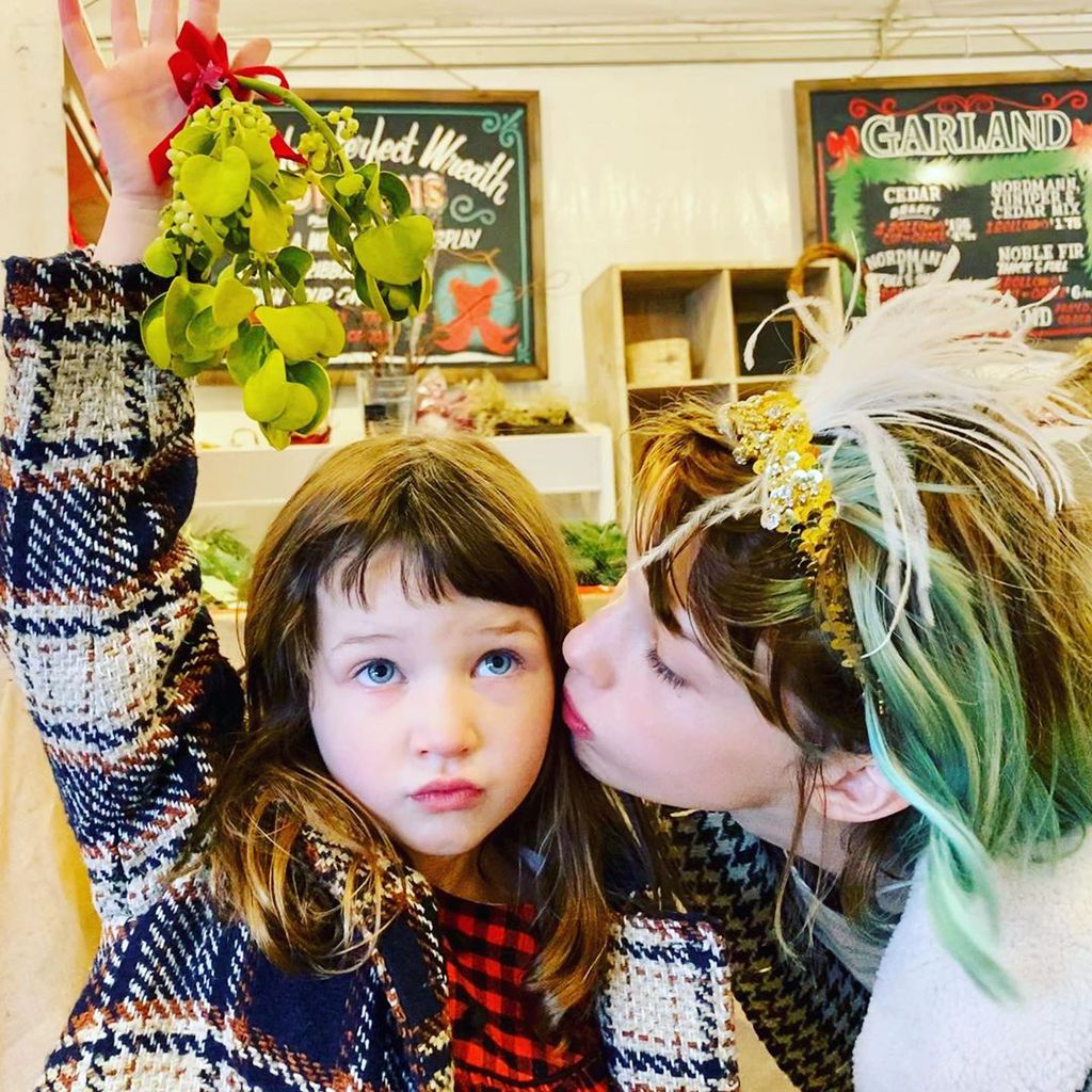 Milla Jovovichs Töchter, Dezember 2019
