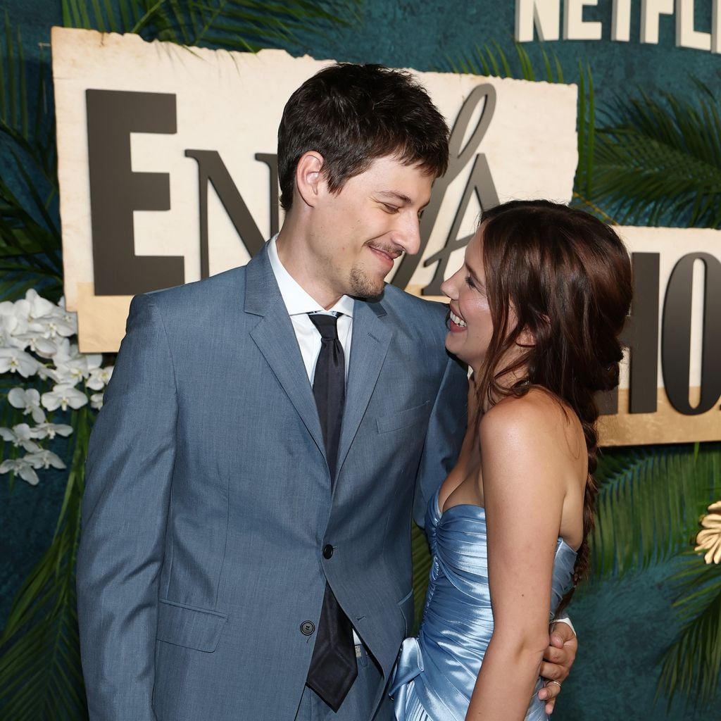 Millie Bobby Brown und Jake Bongiovi bei der Weltpremiere von "Enola Holmes 3" im Plaza Hotel in New York