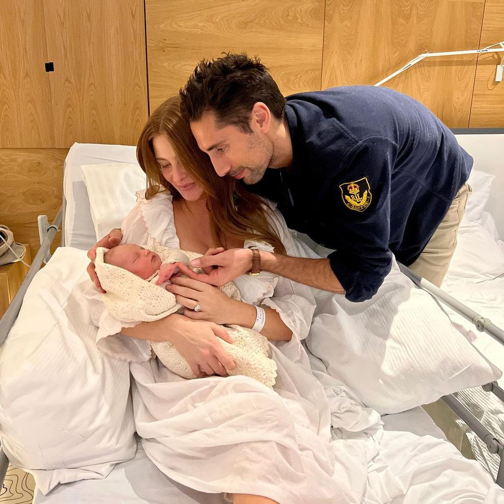 Millie Mackintosh und Hugo Taylor mit ihrem Baby im November 2021