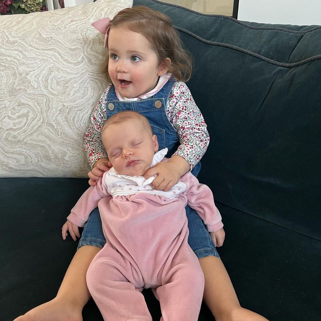 Millie Mackintoshs Töchter Sienna und Aurelia im Dezember 2021