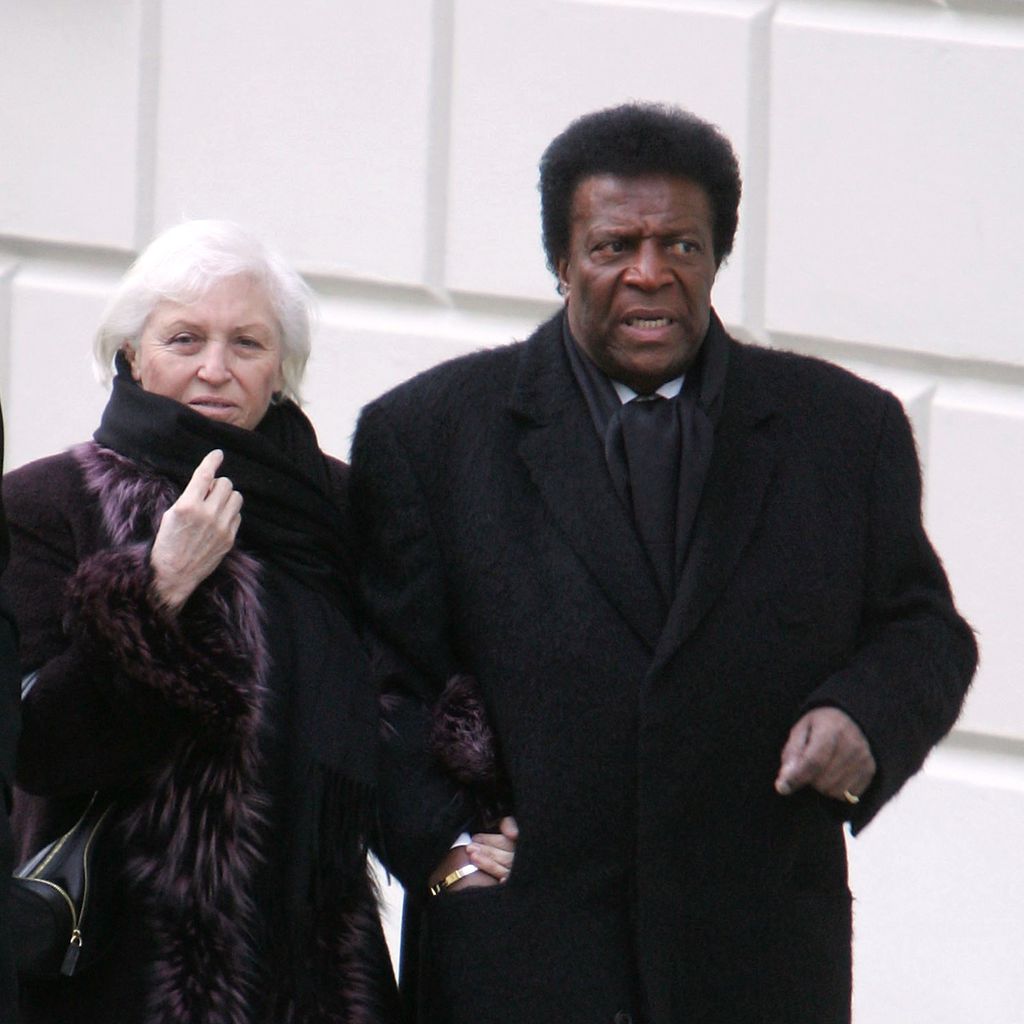 Mireille und Roberto Blanco bei Rudolph Moshammers Beerdigung 2005
