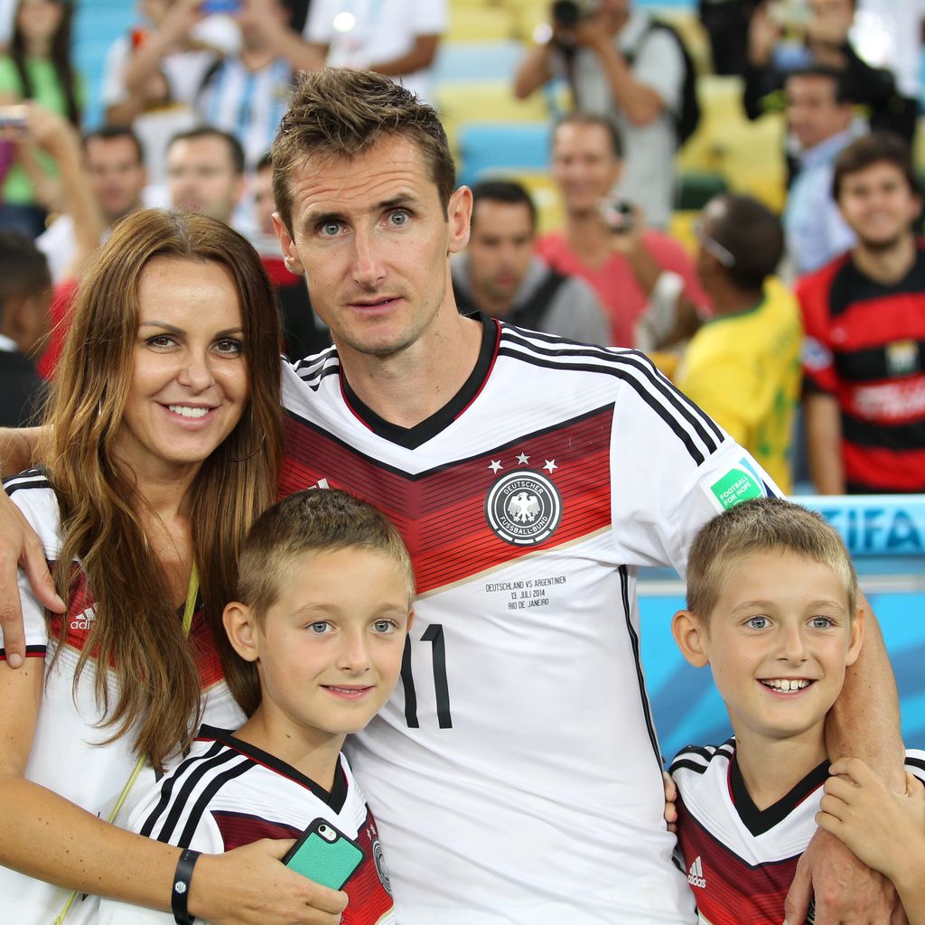 Miroslav Klose mit einer Familie bei der der WM 2014
