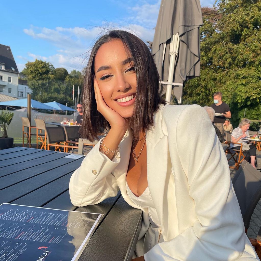 Model Yasmin Boulaghmal