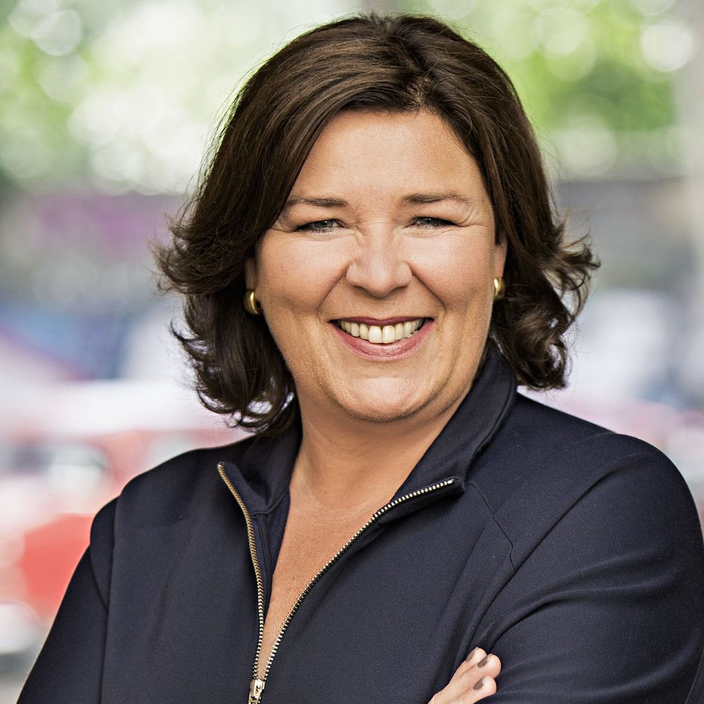 Vera Int-Veen, Moderatorin