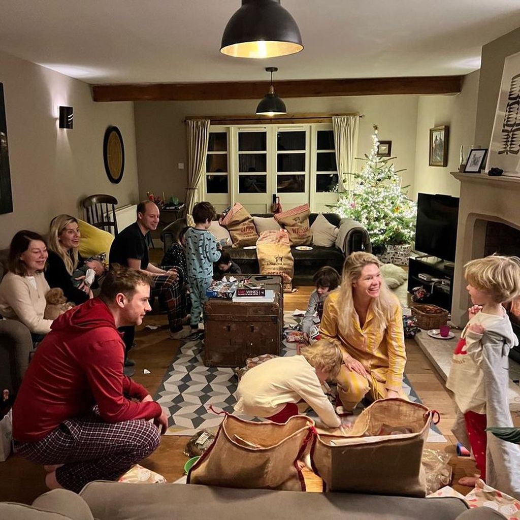 Mollie Kings Familie an Weihnachten 2022