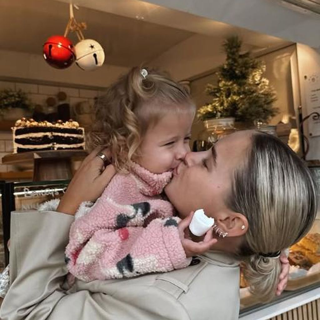 Molly-Mae Hague mit Tochter Bambi, 2025