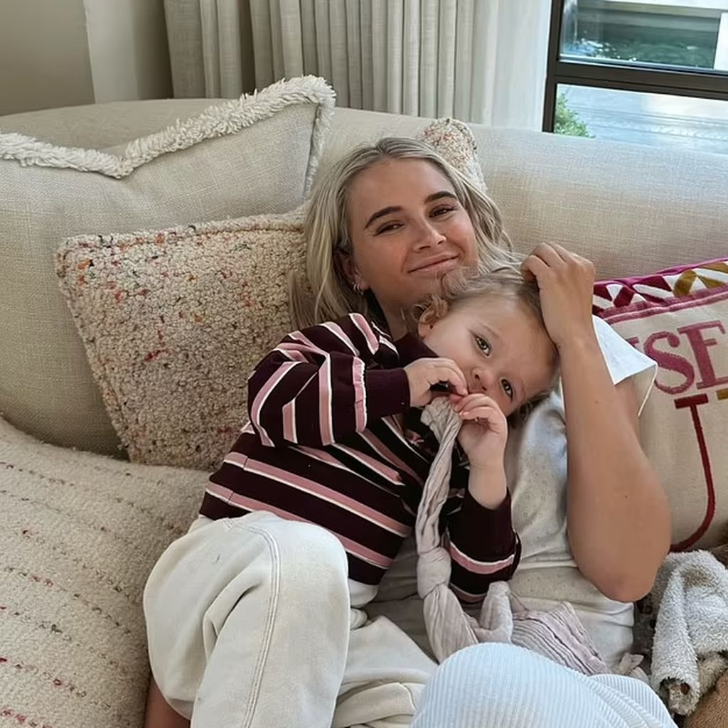 Molly-Mae Hague mit ihrer Tochter