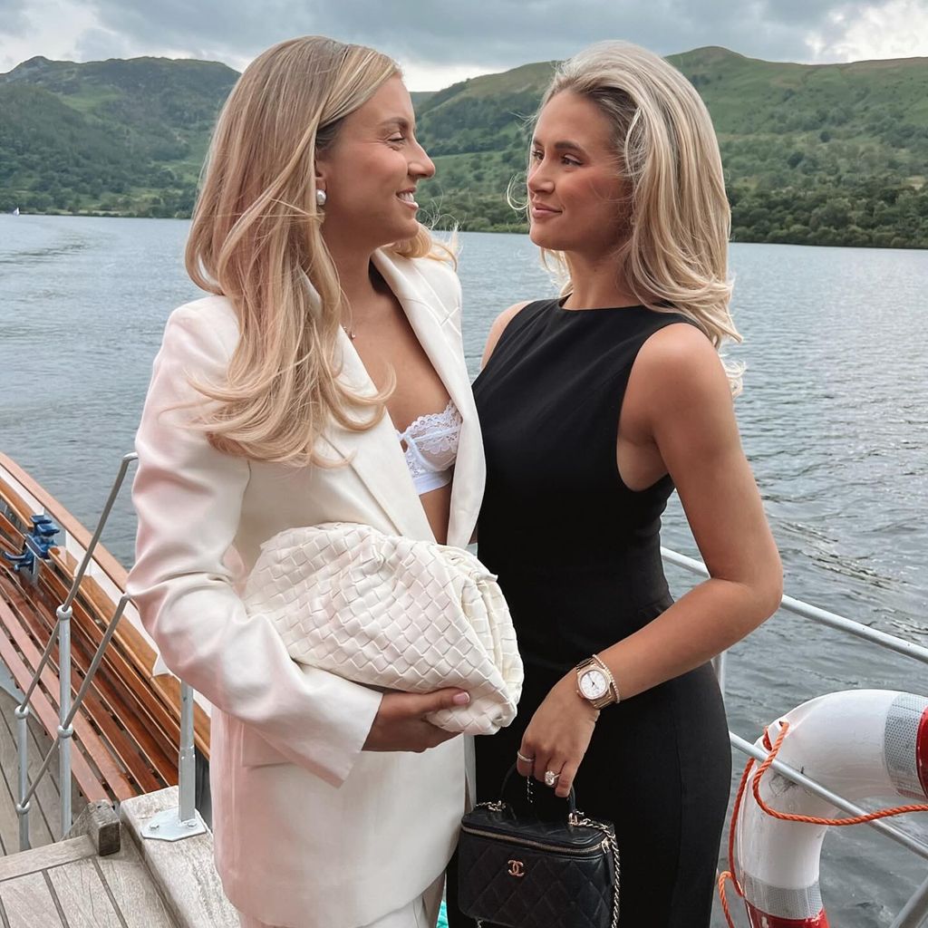 Molly-Mae Hague (l.) und ihre Schwester Zoe im Juli 2024