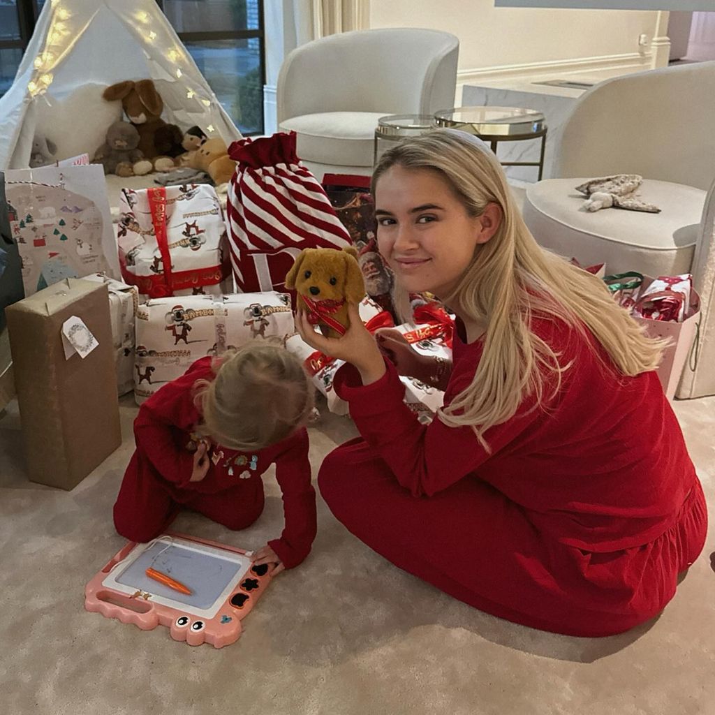 Molly-Mae Hague und ihre Tochter Bambi, Dezember 2024