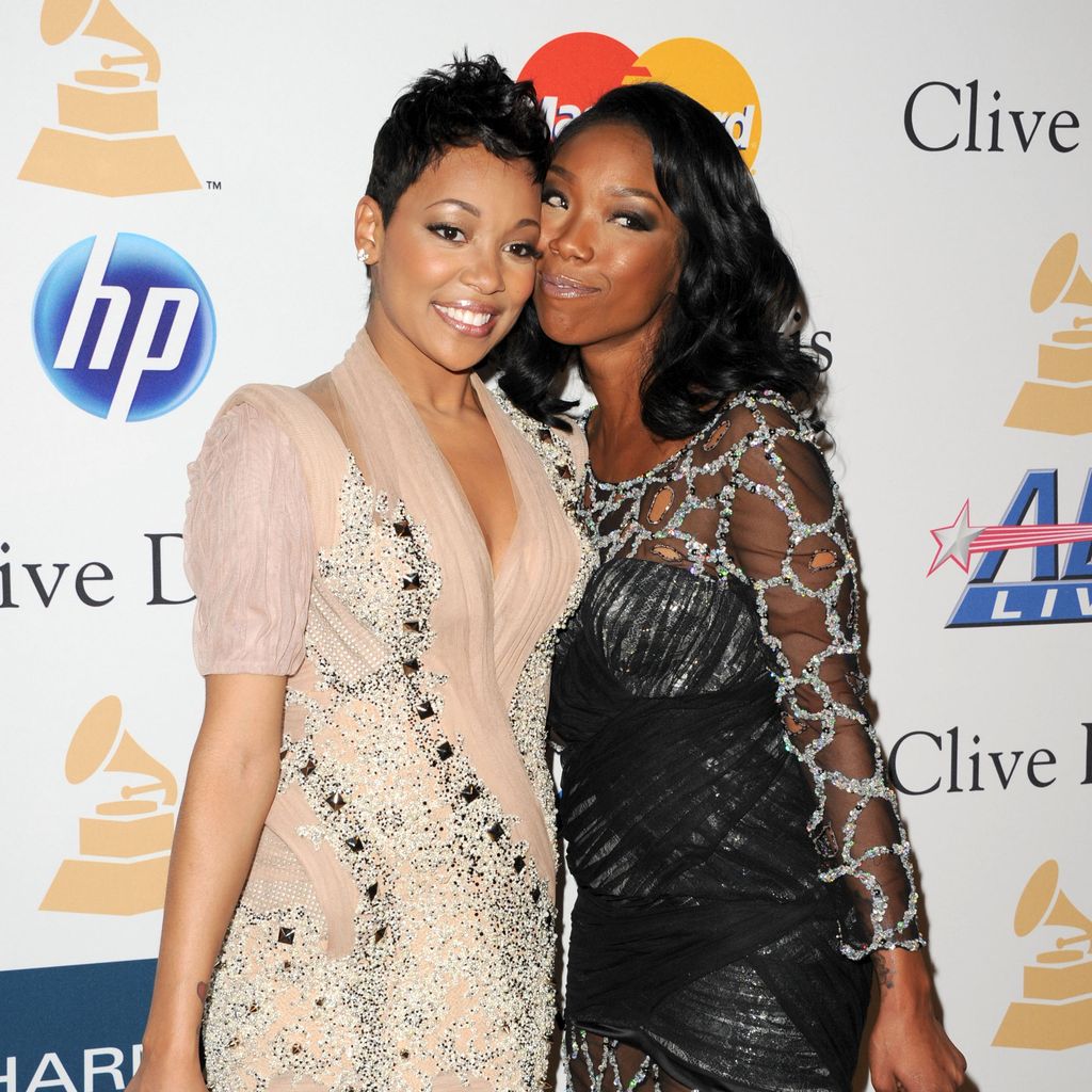 Monica und Brandy bei der Pre-Grammy Gala 2011 in Beverly Hills
