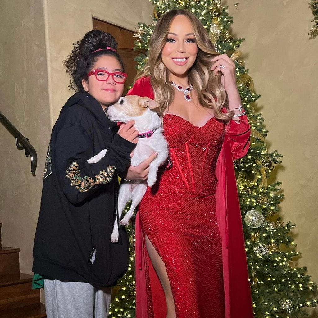 Monroe mit ihrer Mutter Mariah Carey, Dezember 2023