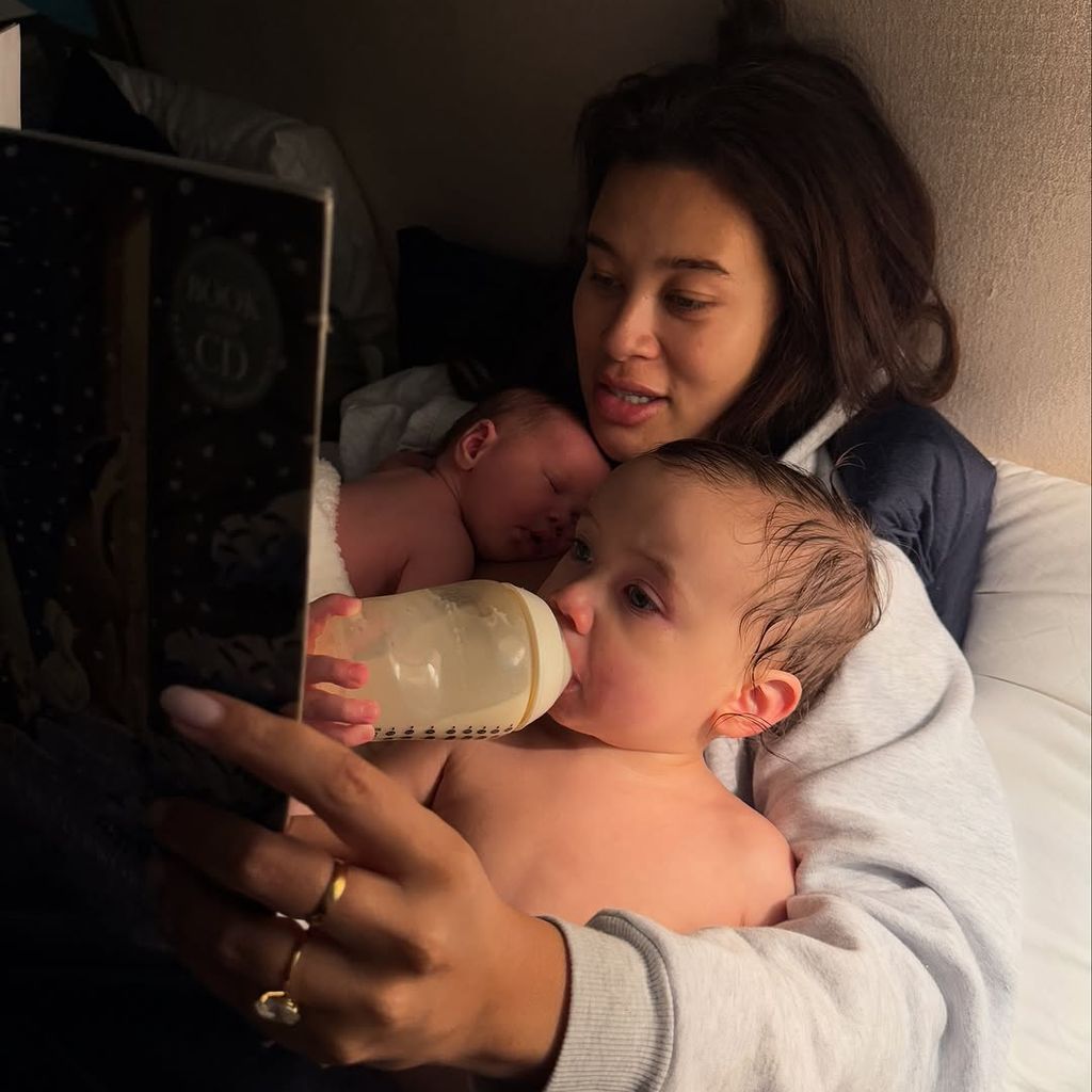 Montana Brown mit Tochter Miley und Sohn Jude, Februar 2025