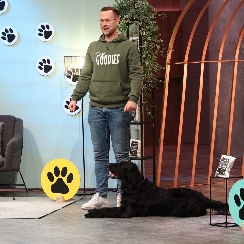 Moritz Röschl und sein Hund Benni bei "Die Höhle der Löwen"