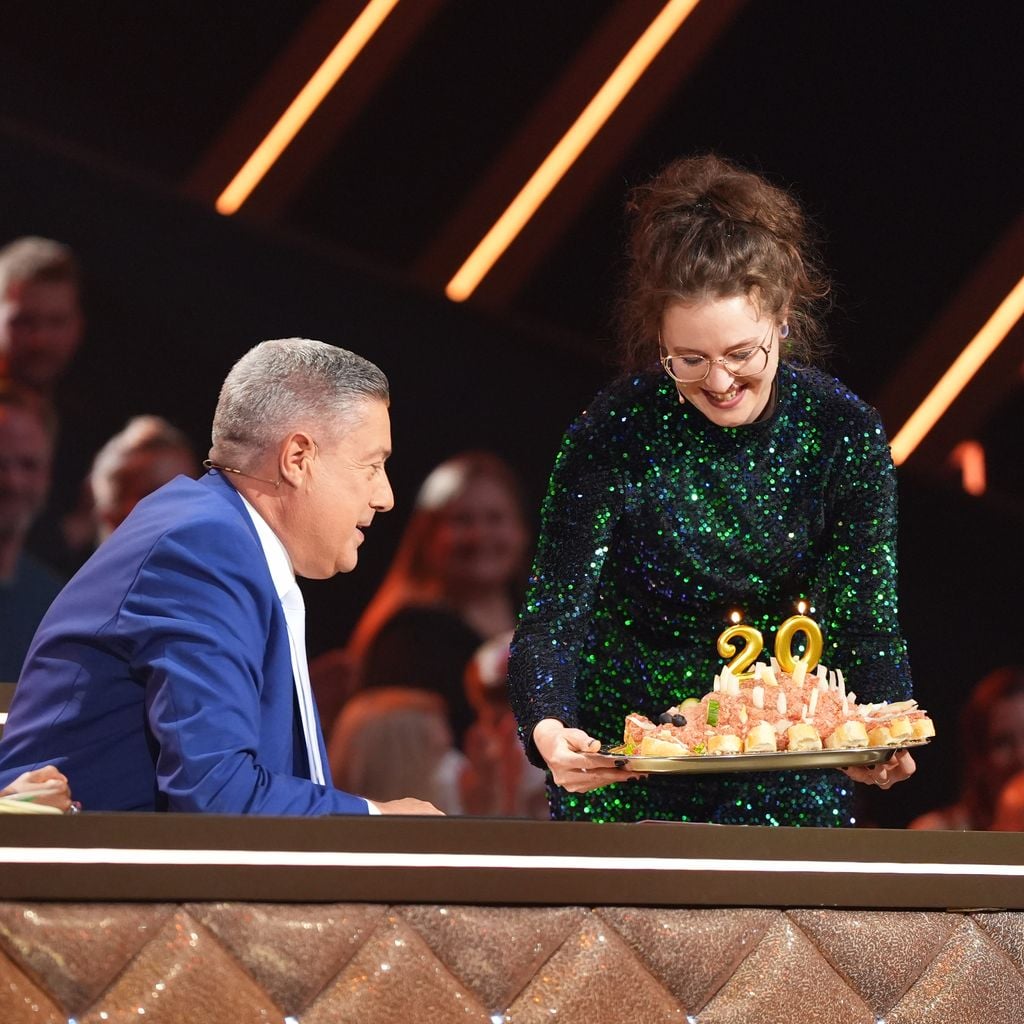 Joachim Llambi bekommt einen Mett-Igel