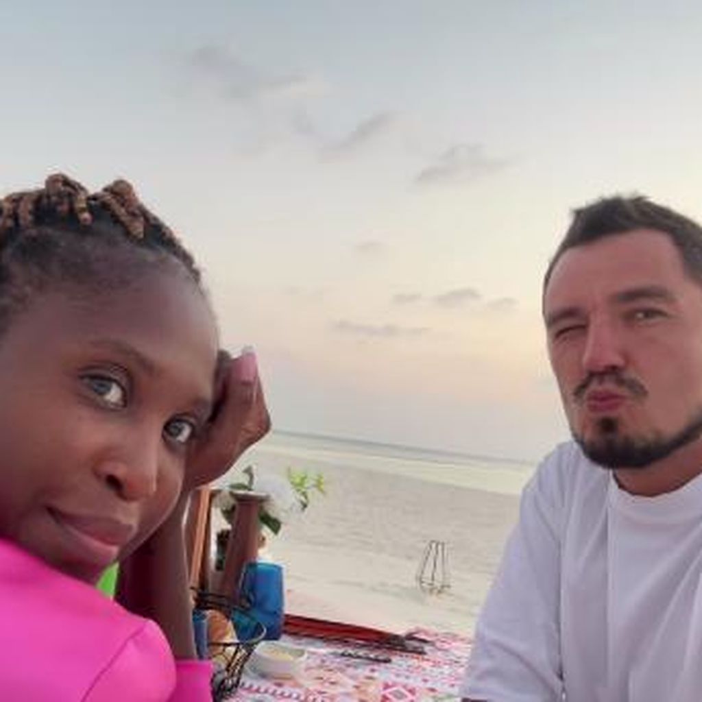 Motsi Mabuse und ihr Mann Evgenij im Malediven-Urlaub, 2023