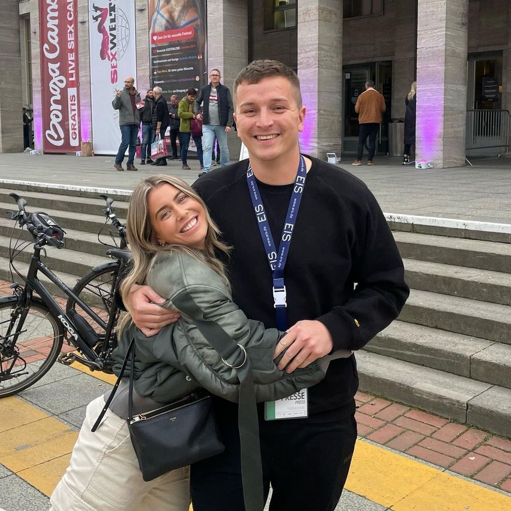 Mrs. Bella und Aaron Troschke im Oktober 2022 in Berlin