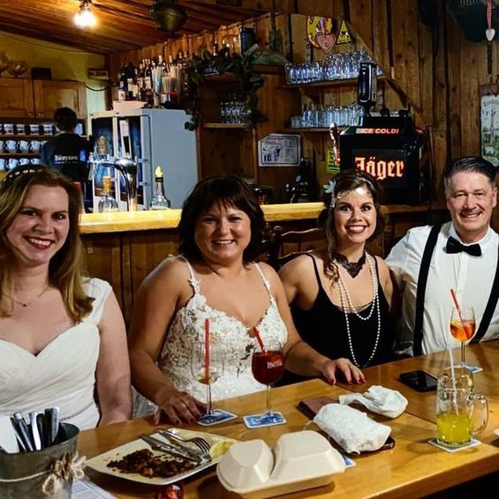 Nadine, Kinga, Christin, Ralf, Mario, Michaela und Cindy von "Hochzeit auf den ersten Blick"