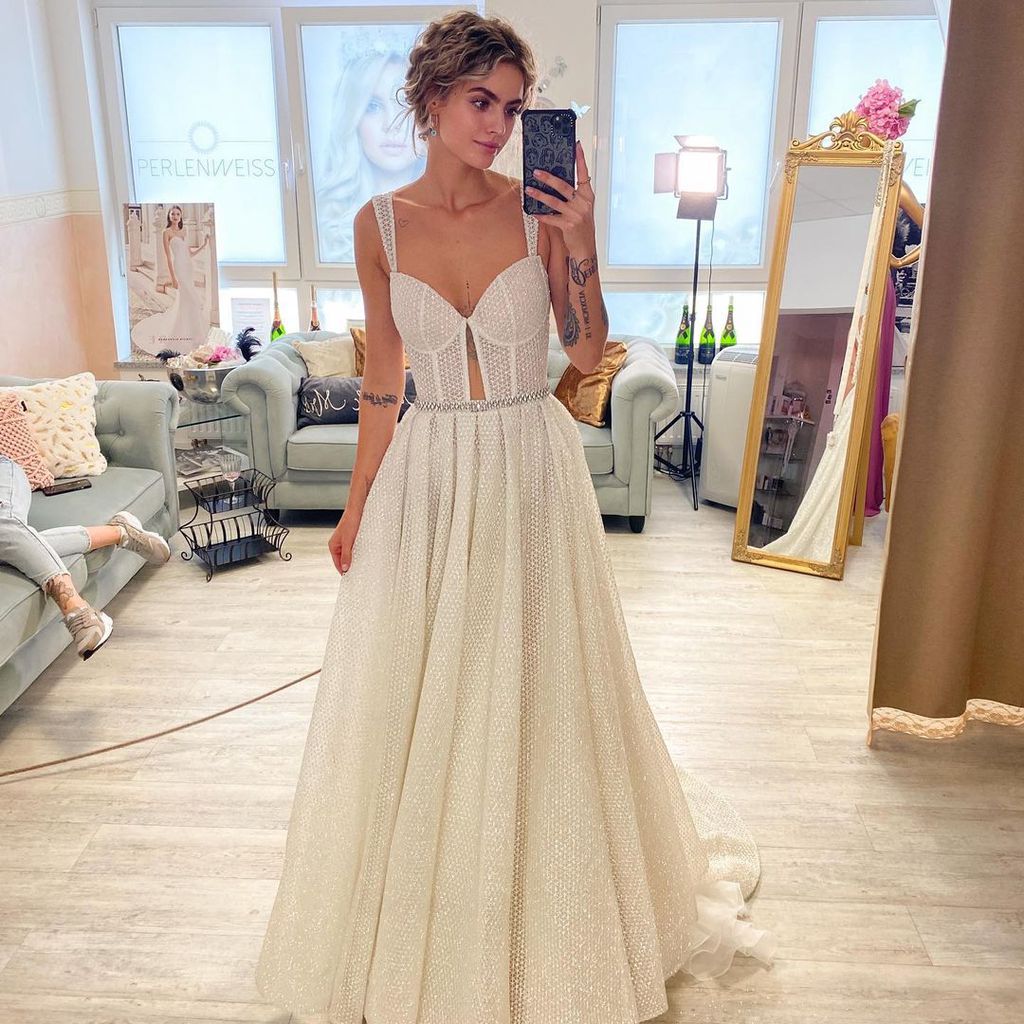 Nadine Wimmer bei der Brautkleidanprobe, Kleid Nummer 3