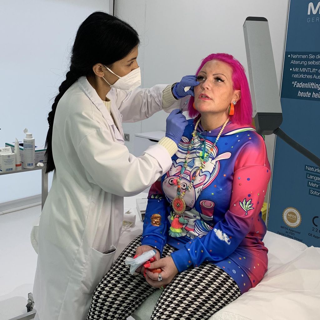 Nadine Zucker in der M.Y. Skin Clinic in Berlin, Januar 2022