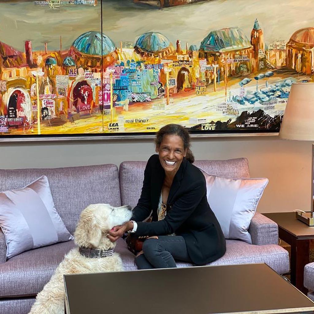 Nadja Abd el Farrag mit ihrem Hund Lilly
