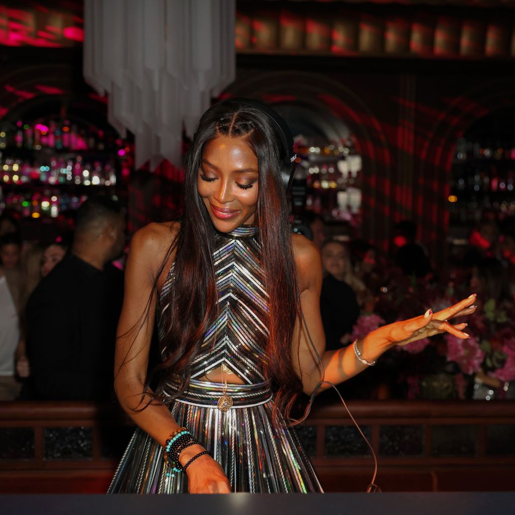 Naomi Campbell legt als DJane bei der Carbone-Dubai-Eröffnungsparty im Atlantis The Royal auf