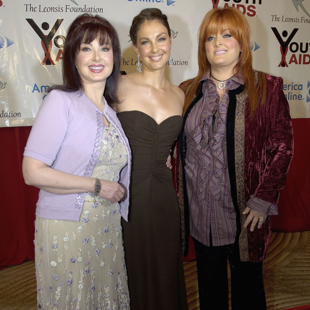 Naomi Judd mit ihren Töchtern Ashley und Wynonna, 2005