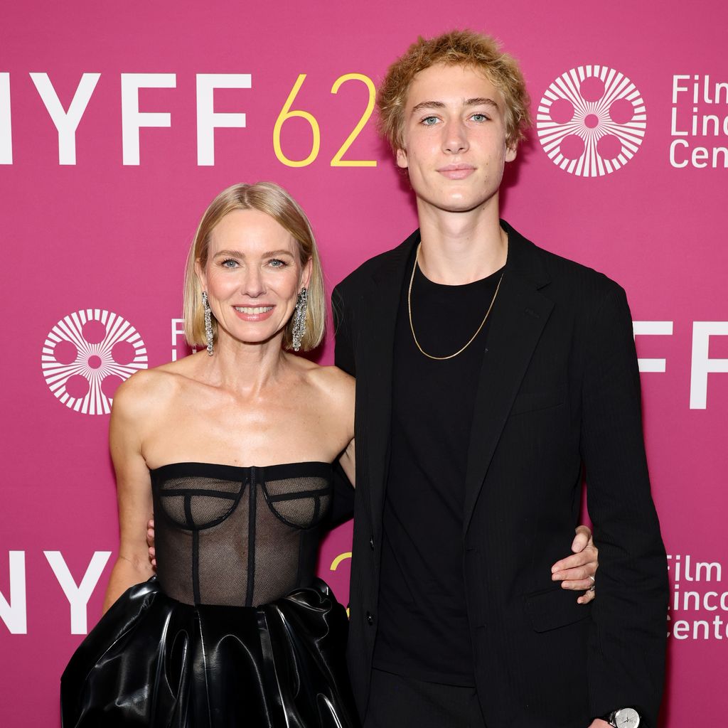 Naomi Watts mit ihrem Sohn Sasha Schreiber, Oktober 2024