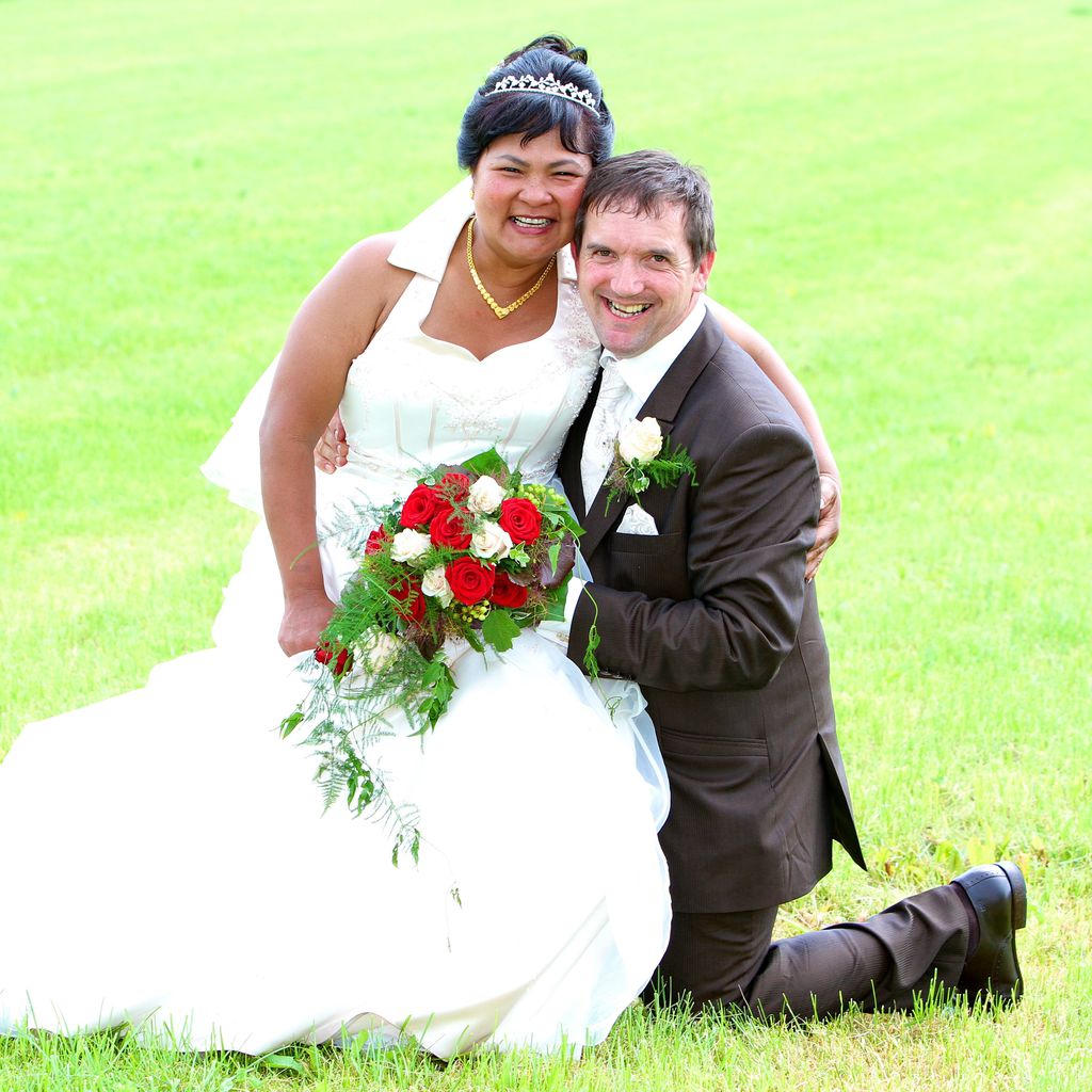 Narumol und Josef bei ihrer Hochzeit