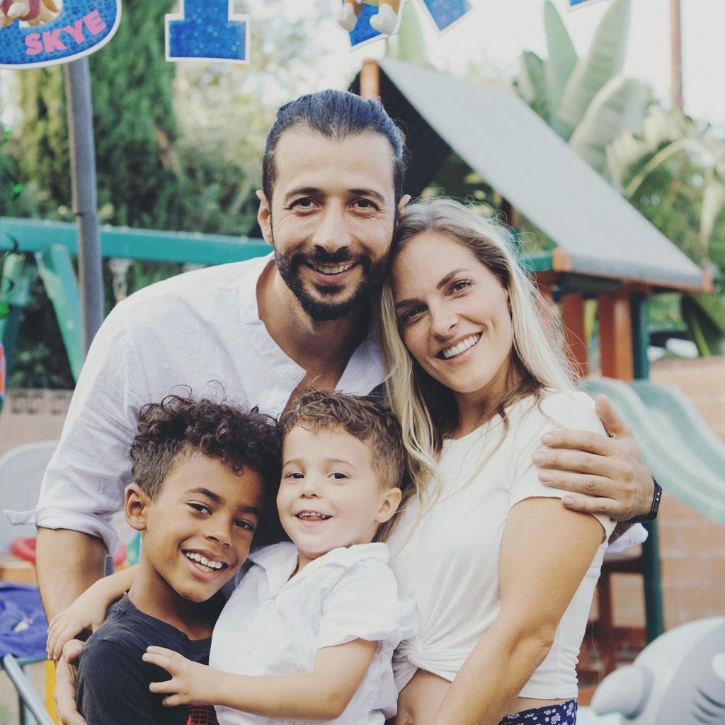 Nasri Atweh und Sandy Mölling mit Noah und Jayden, September 2020