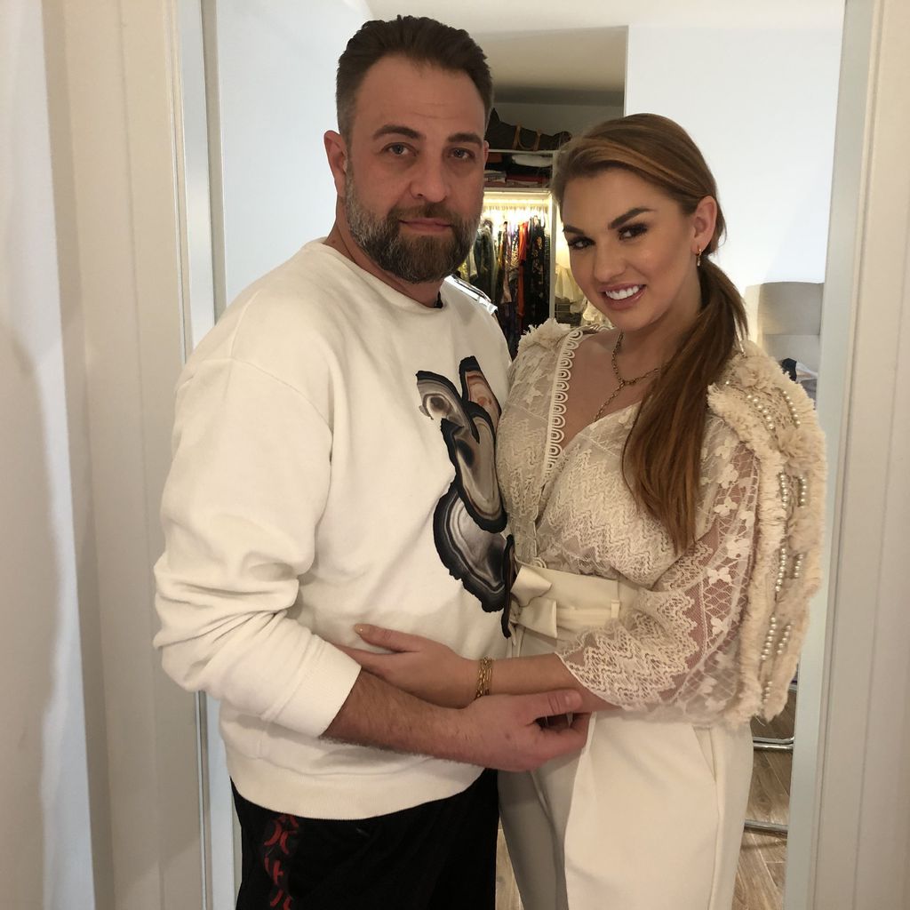 Natalia Osada mit ihrem Verlobten Jiorgos, Kandidaten bei "Lust oder Frust - Die Sexbox"