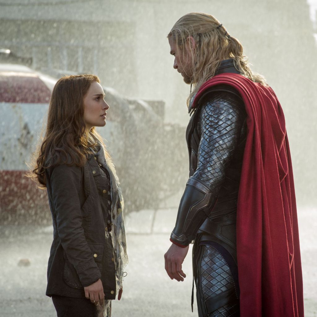 Natalie Portman und Chris Hemsworth in "Thor: The Dark World"