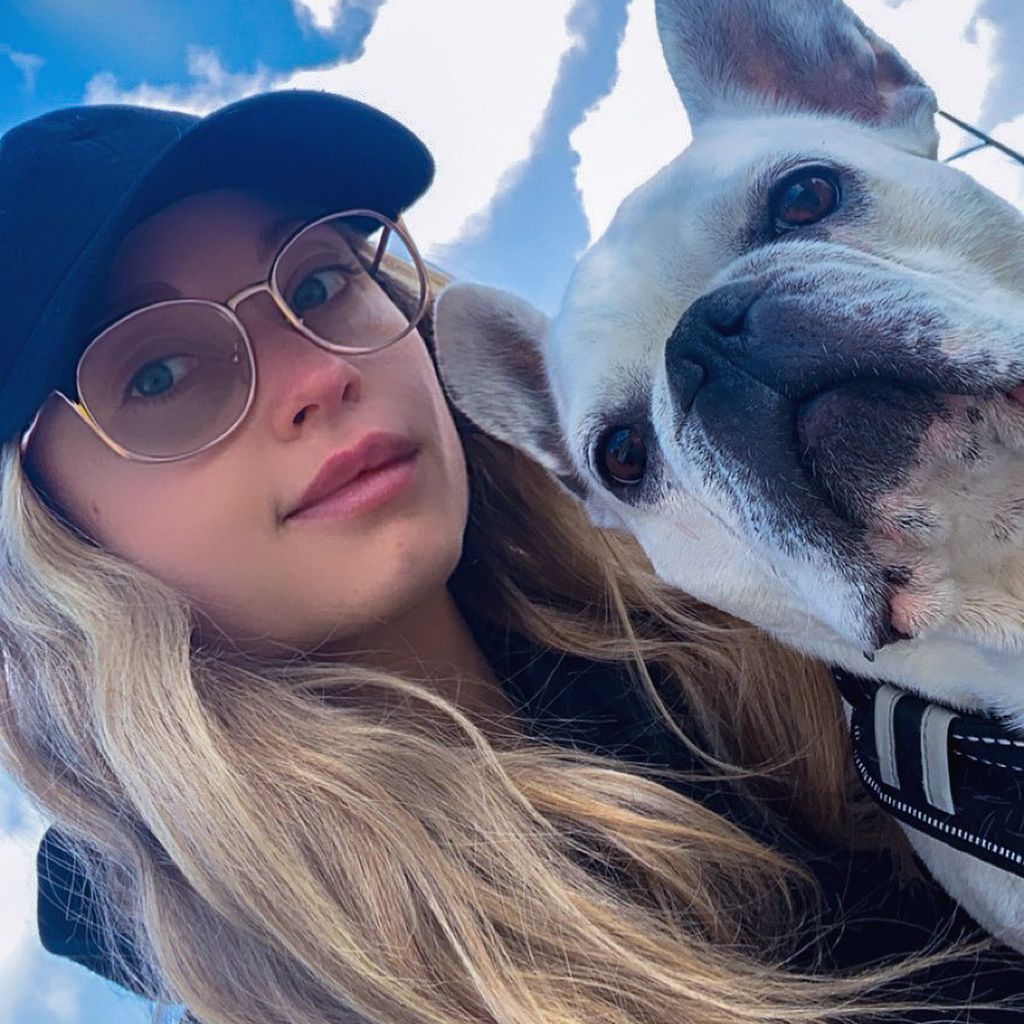 Natalie Viscuso und ihr Hund im Januar 2020