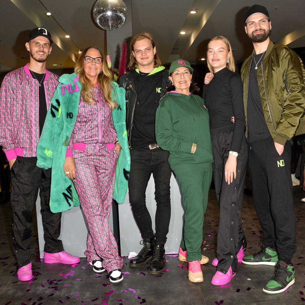 Natascha Ochsenknecht (2. v.l.) mit ihrer Familie bei der Launch-Party ihres Modelabels