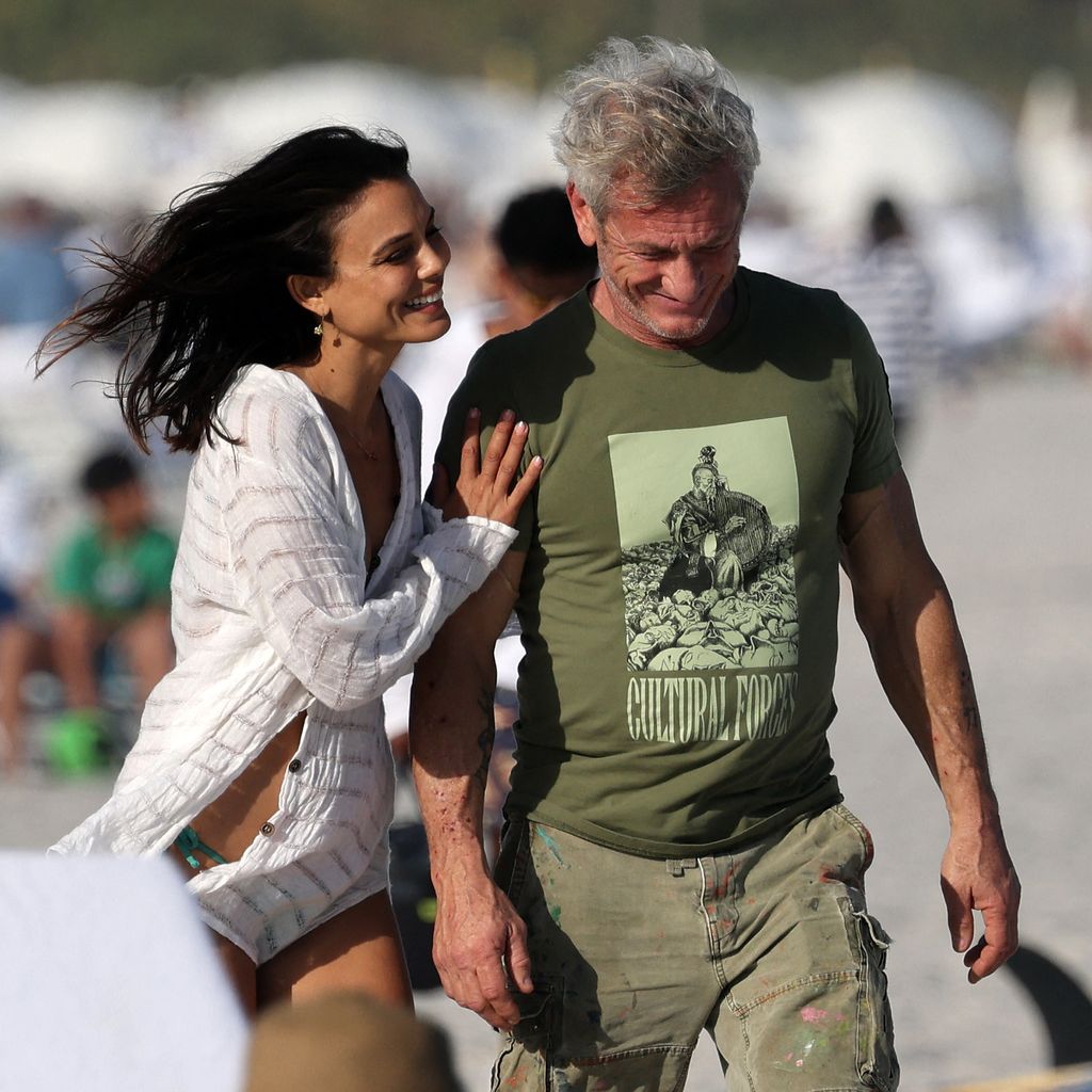 Nathalie Kelley und Sean Penn, Dezember 2023