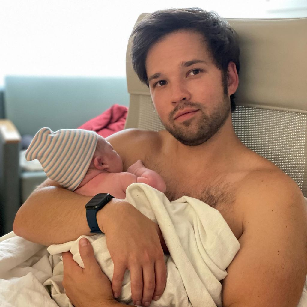 Nathan Kress mit seinem Sohn Lincoln William