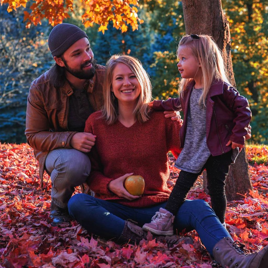 Nathan Kress mit seiner Frau London und Tochter Rosie im Oktober 2020