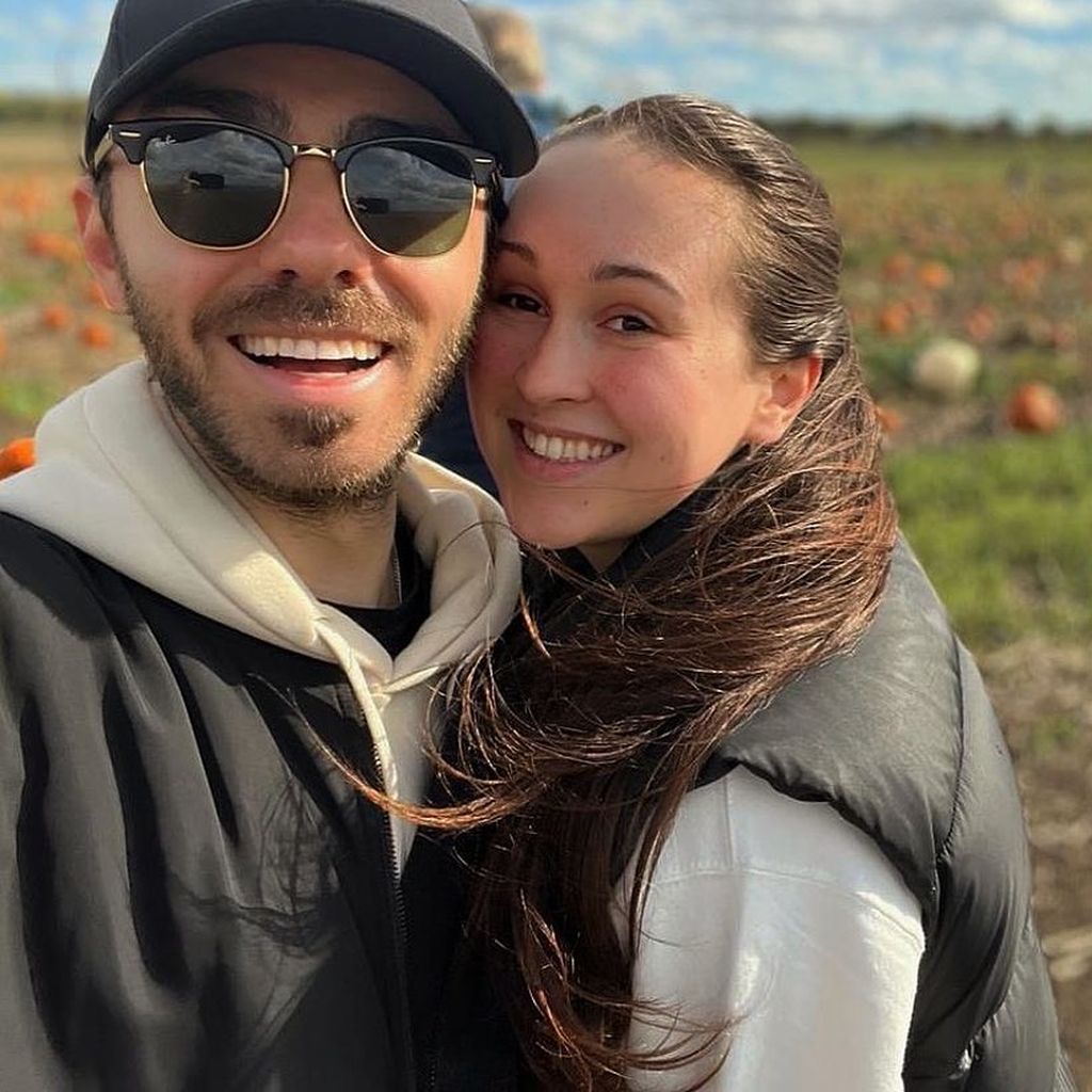 Nathan Sykes und seine Freundin Charlotte im Oktober 2022