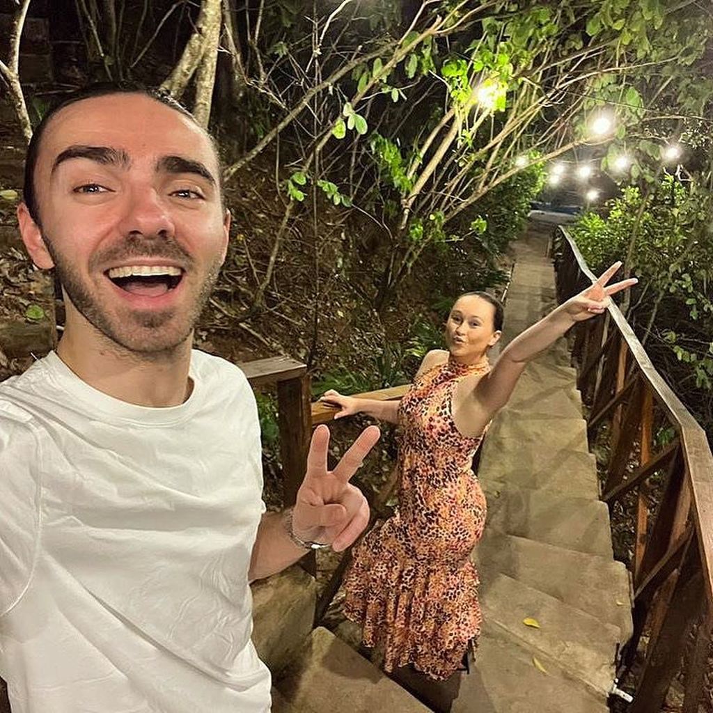 Nathan Sykes und seine Freundin Charlotte im Dezember 2022
