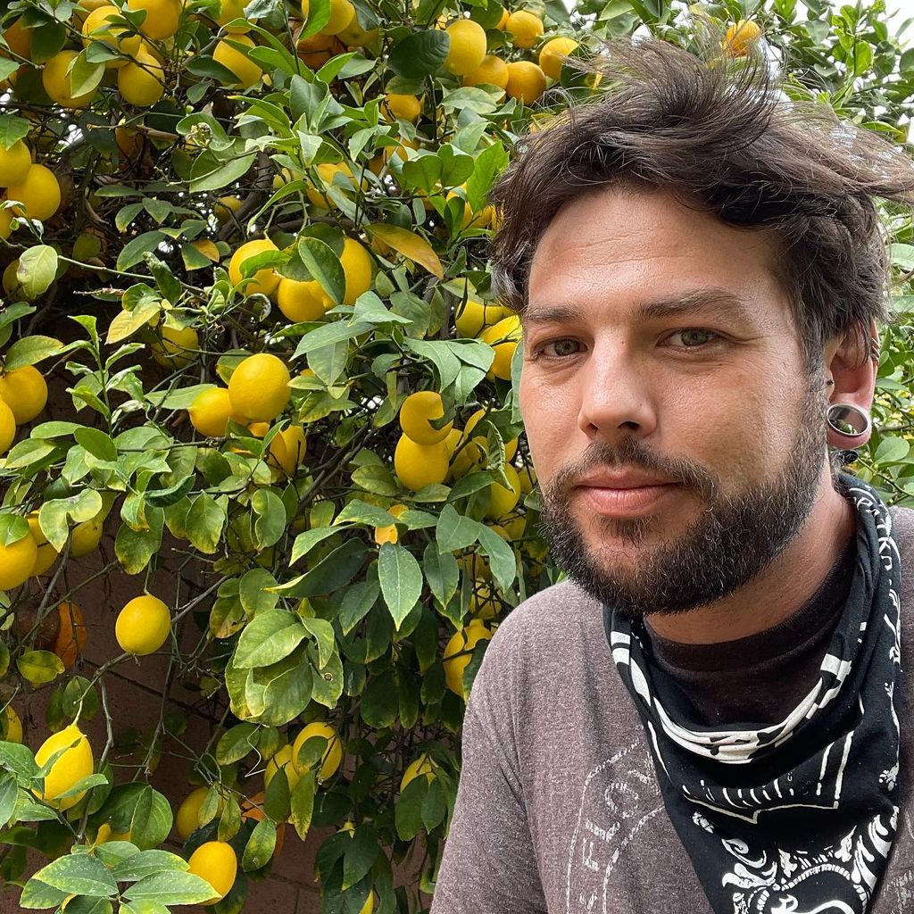 Navarone Garibaldi, Sohn von Priscilla Presley