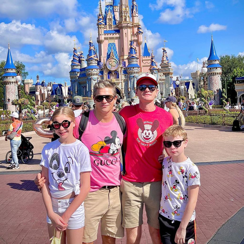 Neil Patrick Harris mit seiner Familie im Disney World Resort im Oktober 2021