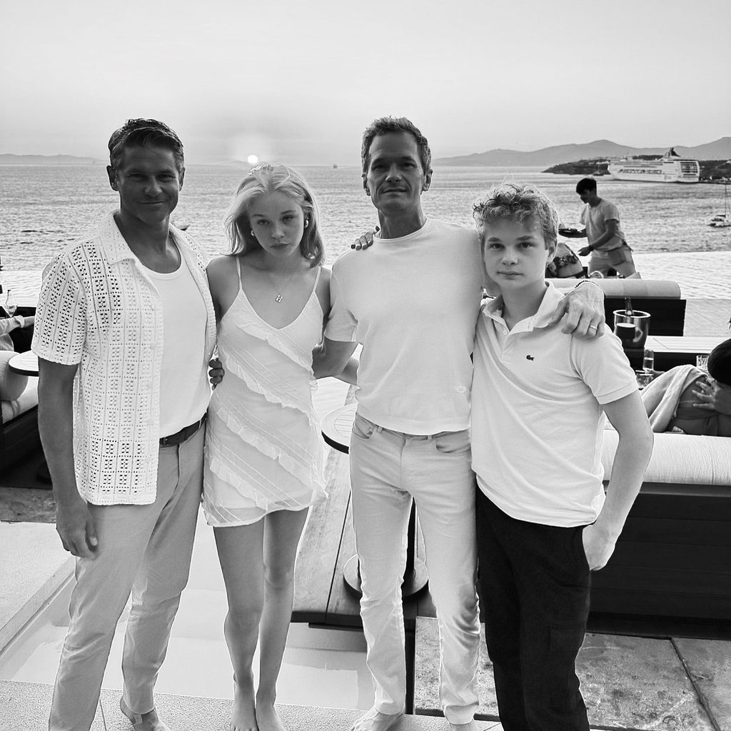 David Burtka und Neil Patrick Harris mit ihren Zwillingen Harper und Gideon