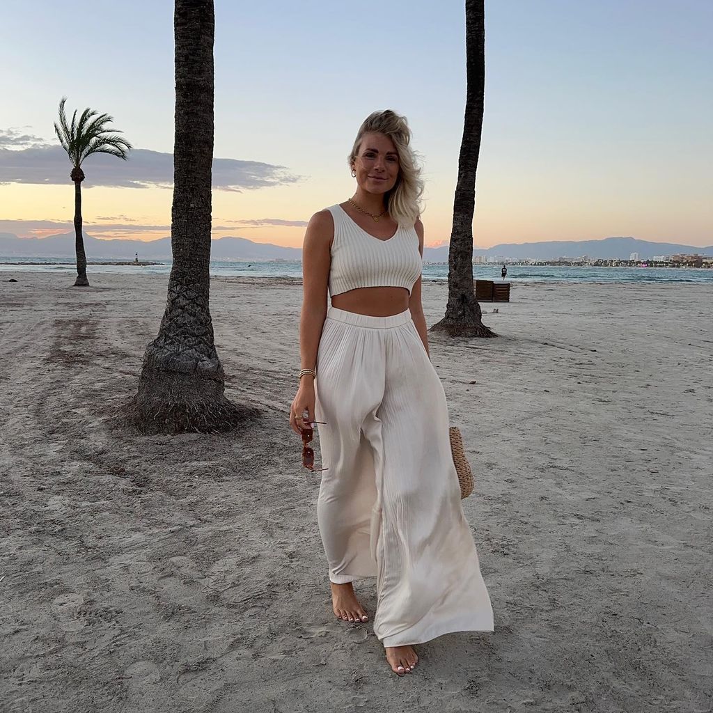 Nele Wüstenberg am Strand Palmas