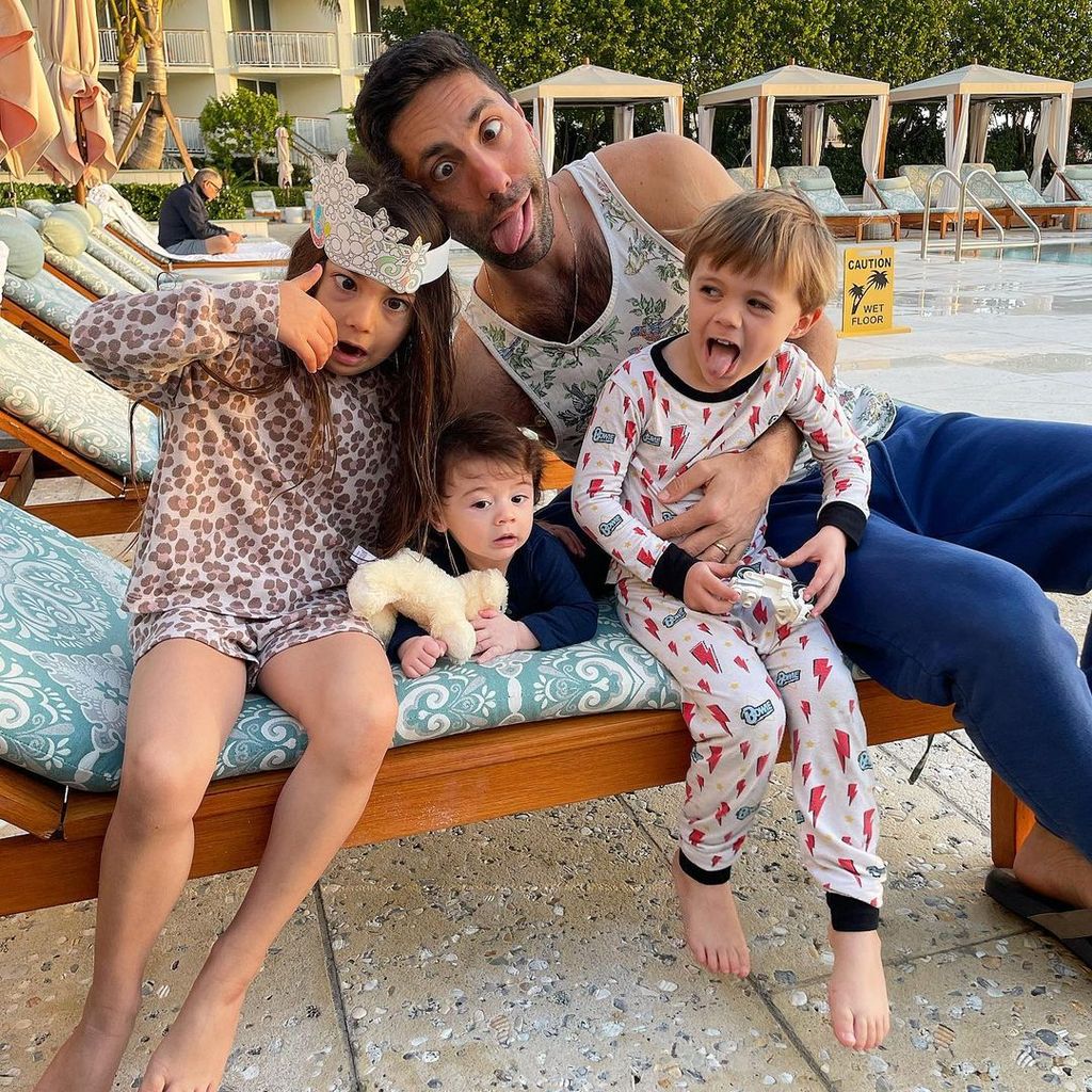 Nev Schulman mit seinen Kindern