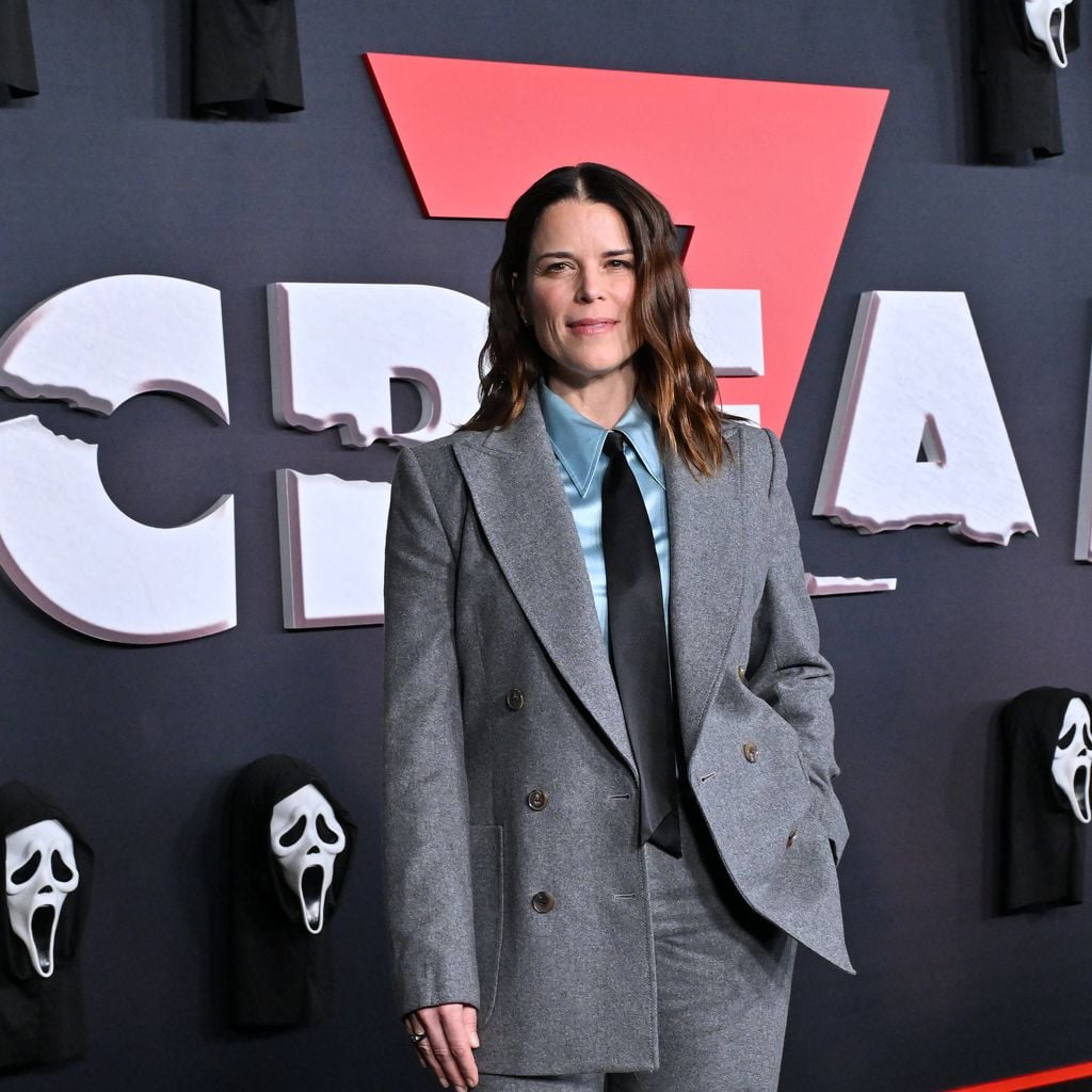 Neve Campbell bei der Weltpremiere von "Scream 7" im Paramount Theatre in Los Angeles