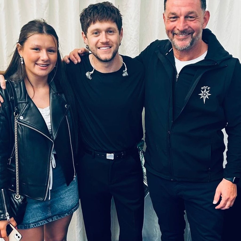 One Direction-Sänger Niall Horan (Mitte) mit Bodyguard Paul Higgins und dessen Tochter, 2024