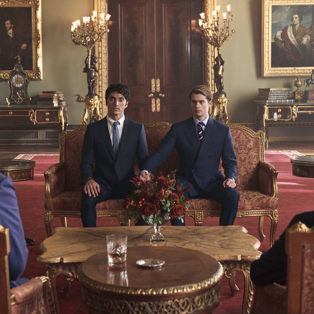 Nicholas Galitzine als Prince Henry und Taylor Zakhar Perez als Alex Claremont-Diaz in "Red, White & Royal Blue" (2023)