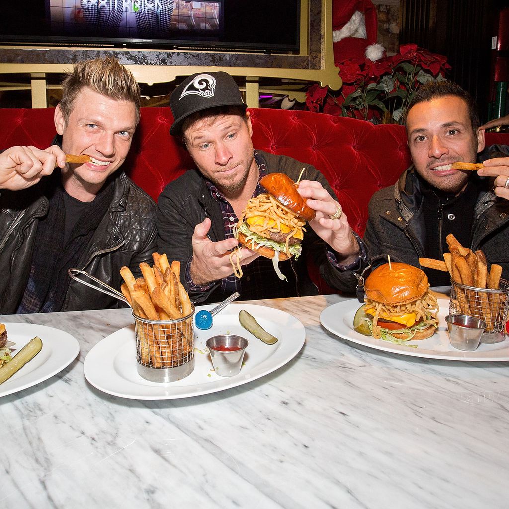 Nick Carter, Brian Littrell und Howie D. bei der Sugar Factory American Brassiere in Chicago