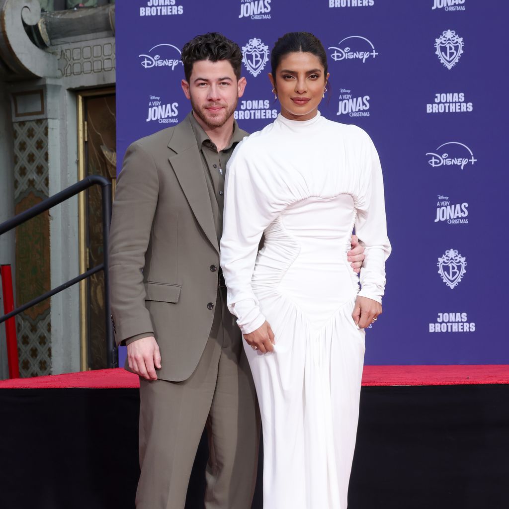Nick Jonas und Priyanka Chopra Jonas bei der Hand- und Fußabdruck-Zeremonie der Jonas Brothers im TCL Chinese Theatre in Hollywood