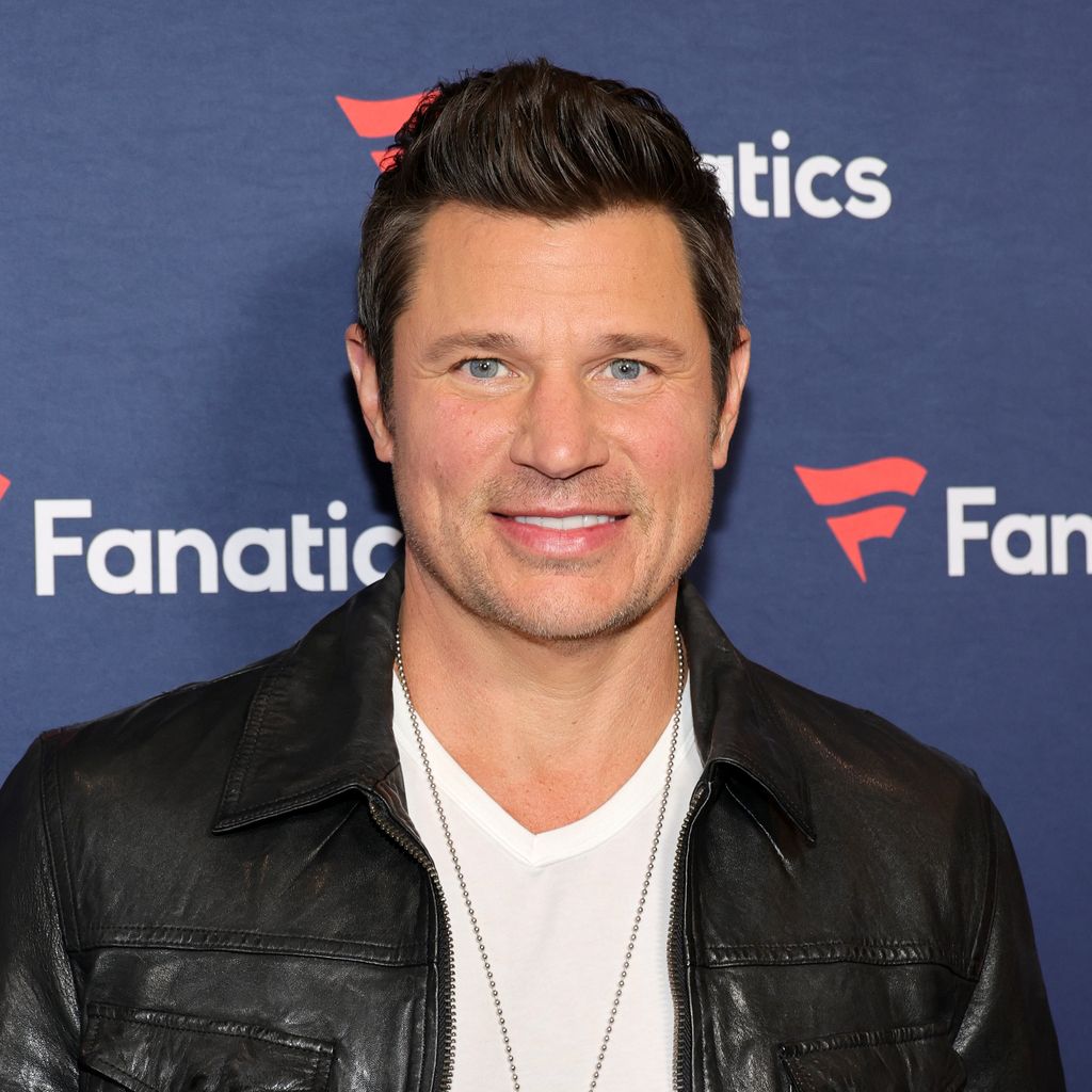 Nick Lachey, Moderator